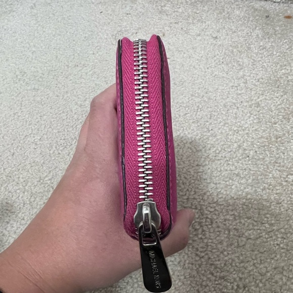 Authentic MK wallet - Picture 4 of 8